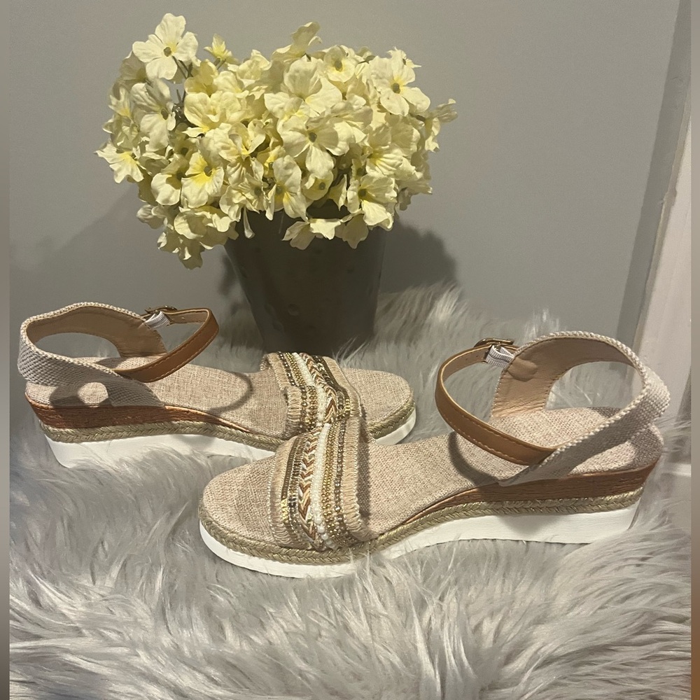 Sandals 👡 - Picture 2 of 4